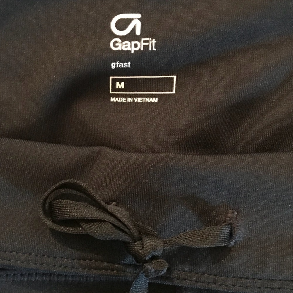 GAP Gfast Mesh Panel Cropped Leggings - Picture 4 of 8